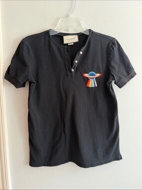 Gucci FW17 rare UFO appliqué polo tee with pearl logo buttons